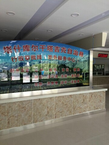 1568273887112033.jpg 新疆自治區(qū)塔縣政務(wù)服務(wù)中心叫號(hào)系統(tǒng)、信息發(fā)布系統(tǒng)由米可提供1.jpg